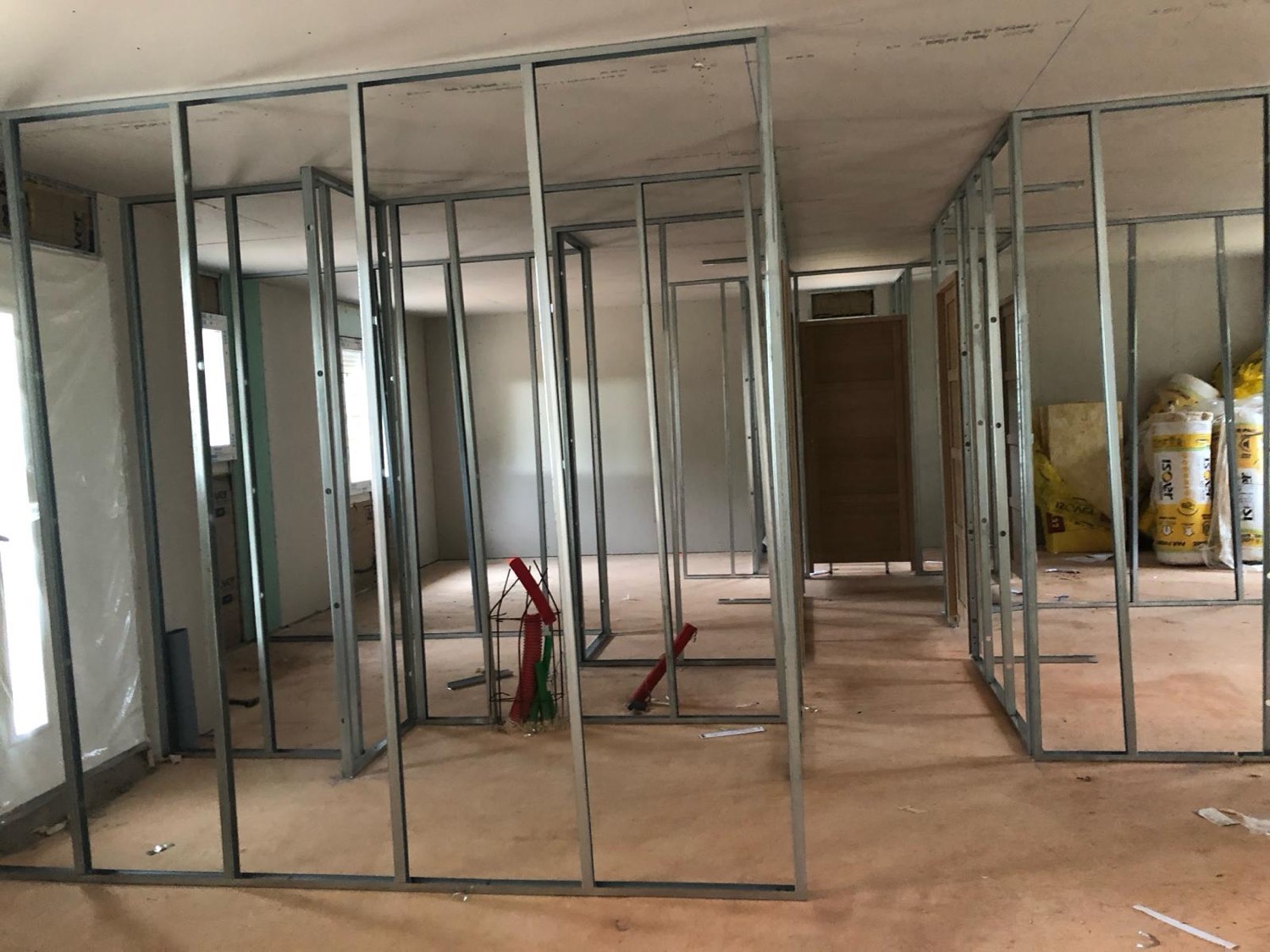 Cloisons et ossatures métalliques posées par Neo Construction 24