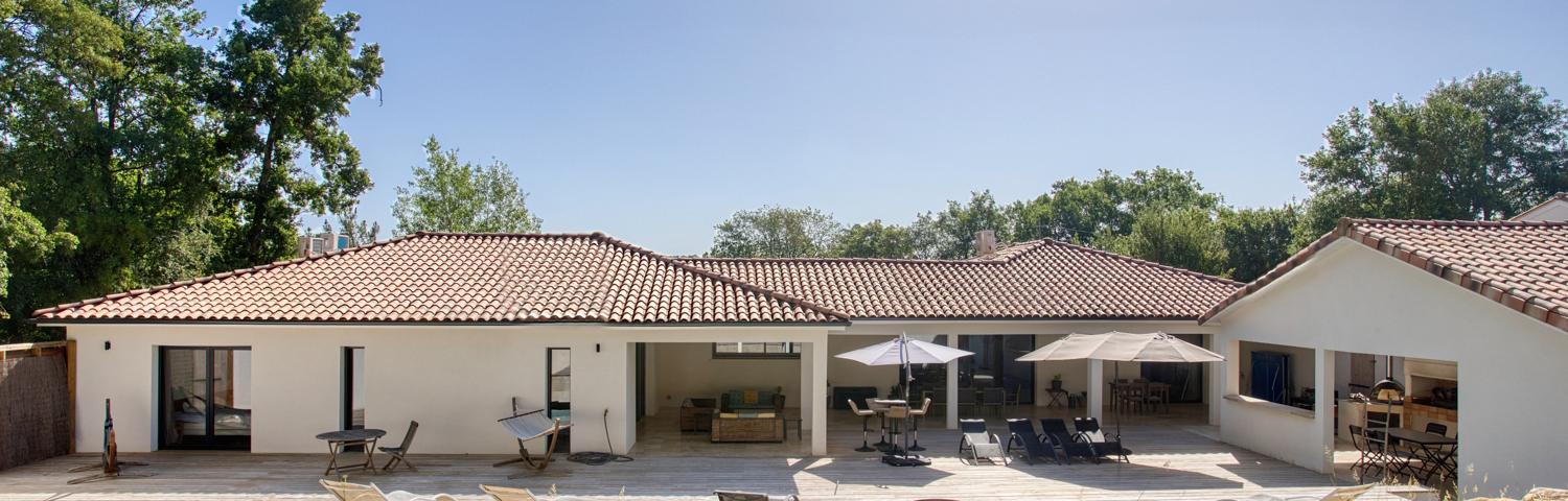 Villa avec toiture en tuiles neuve réalisée par Neo Construction 24